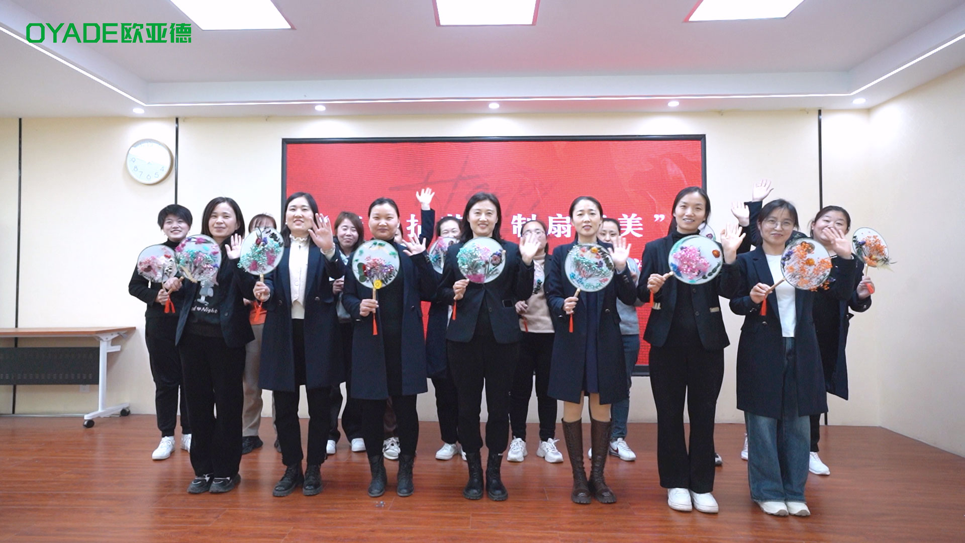 素手拈花，制扇至美 | 歐亞德3.8婦女節(jié)團(tuán)扇DIY活動(dòng)圓滿舉行！(圖5)